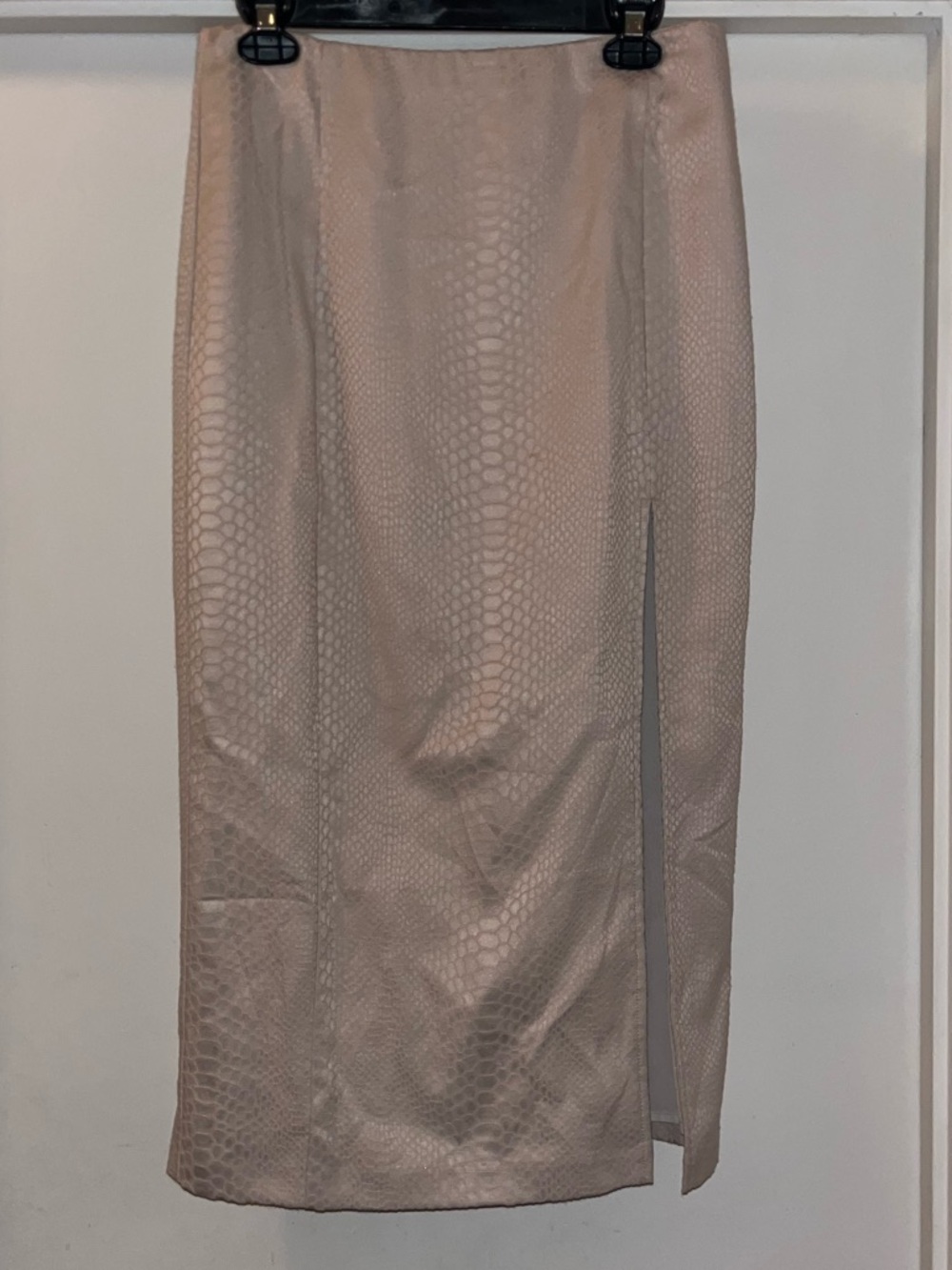 fab'rik Neutral- Mayberry Snakeskin Midi Skirt side slit
